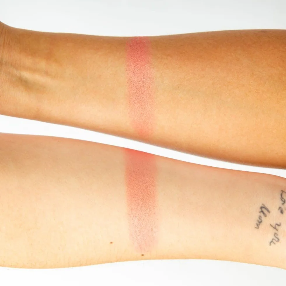 Thebalm Hot Mama! Shadow/Blush, Subtle Highlighter, Peachy-Pink Shade Travel Size
