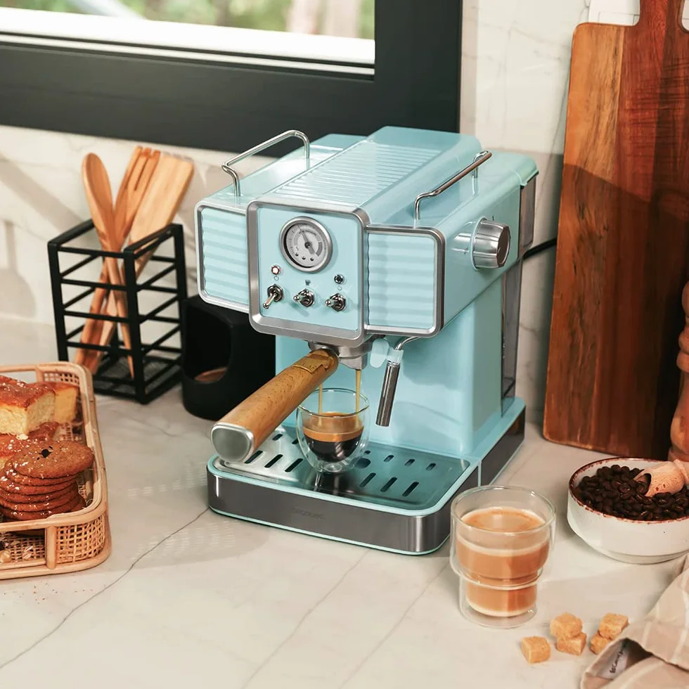 Cecotec 01628 Ekspres do kawy Express Power Espresso 20 Tradizionale Light Blue. 1350 W, Espresso i Cappucicno, 20 barów i Thermoblock, Parowiec, Manometr, Wzór Vintage, Pojemność 1,5 litra