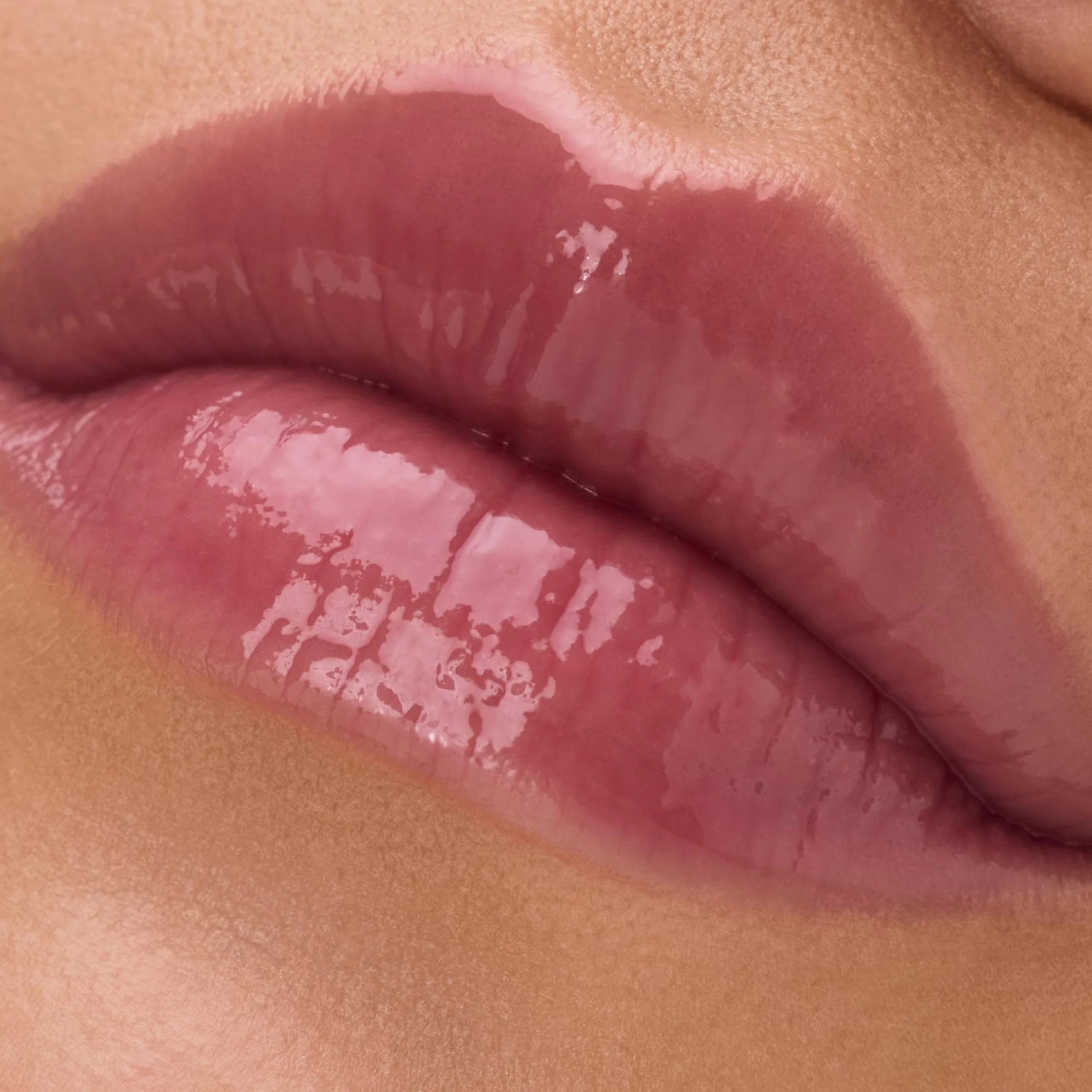 Catrice Lśniący balsam do ust Peptide Bliss Glosyy Lip Balm, nawilżanie, opieka, błyszczący, zroszony (10ml)