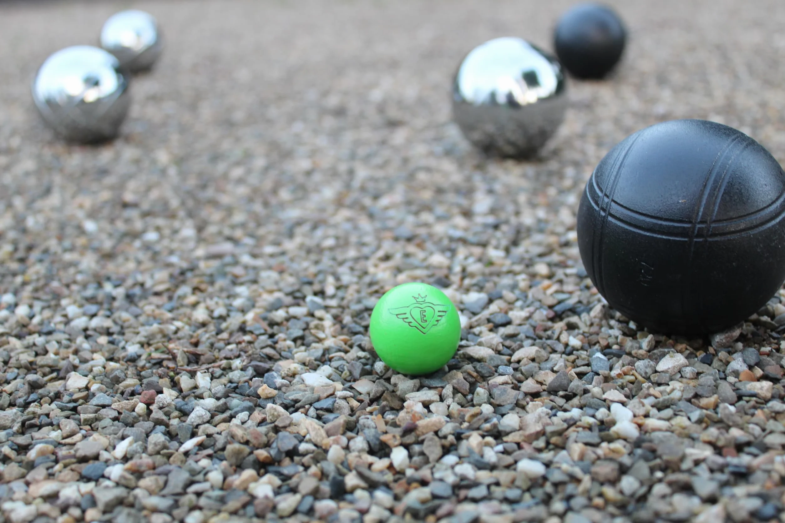 Kulka Docelowa Petanque Ø 30 mm – Oficjalny Standard Turniejowy – Drewniana Świnka do Gry w Bule – 6/12 / 24 Szt – Profesjonalne Akcesoria – Engelhart