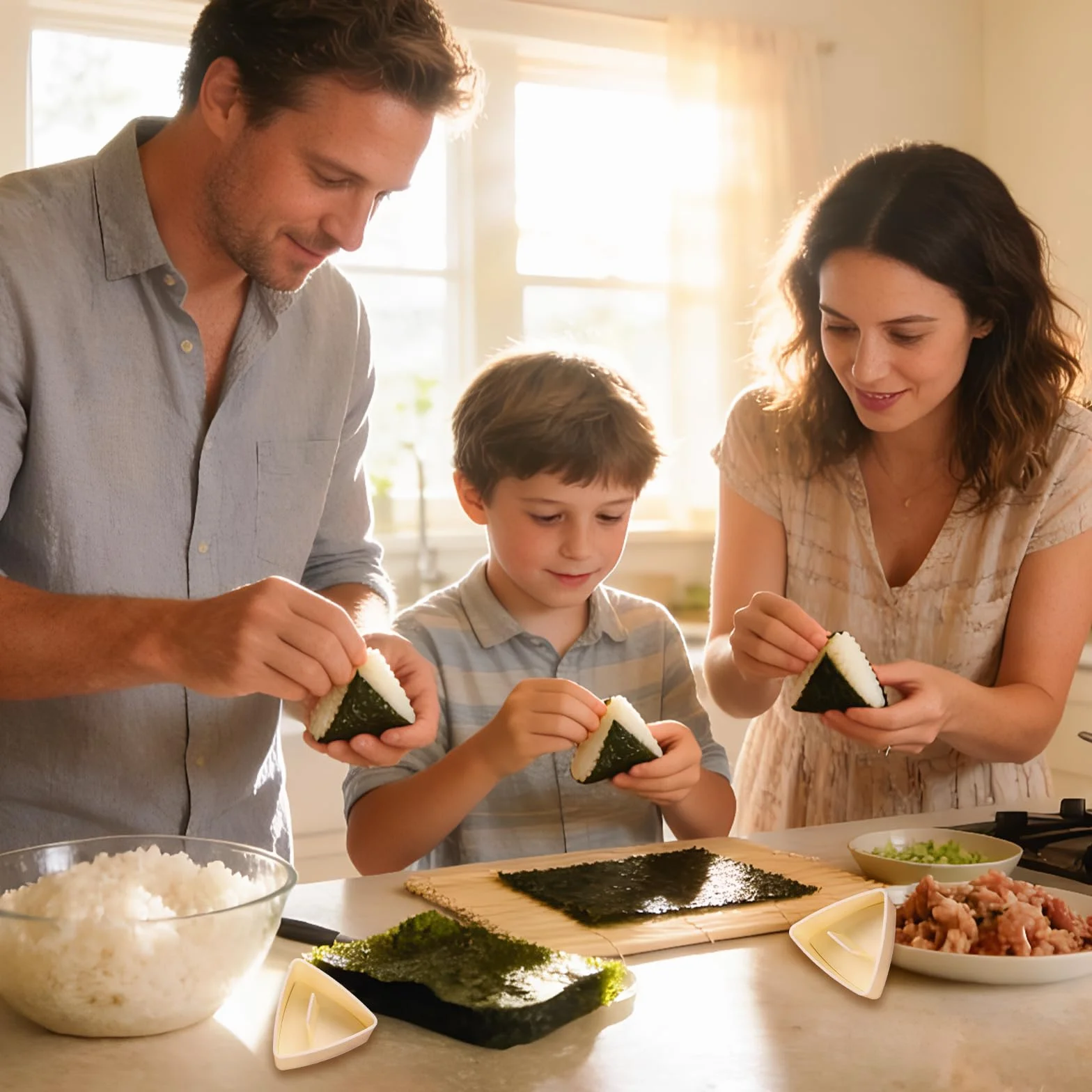 3 formy Onigiri Onigiri, gładka powierzchnia, nadaje się do samodzielnego przygotowania sushi i kulek ryżowych, idealne dla początkujących