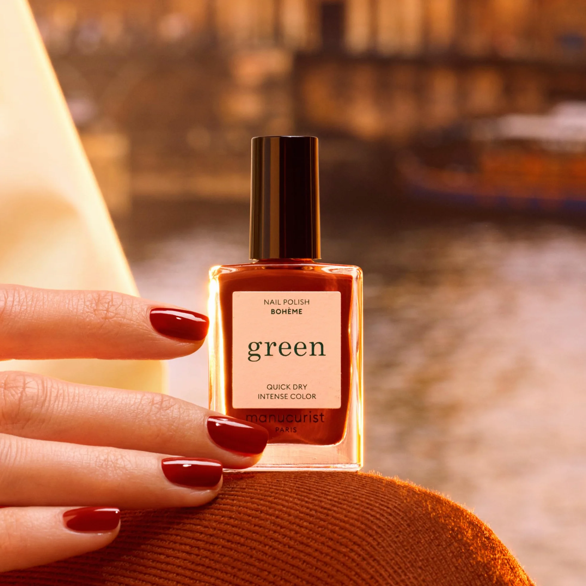 Manucurist - Zielony lakier do paznokci Bohème - Bohème - Klasyczny 9-Free - Wegański i Organiczny Emalia (83%) - Profesjonalny manicure - 15 ml