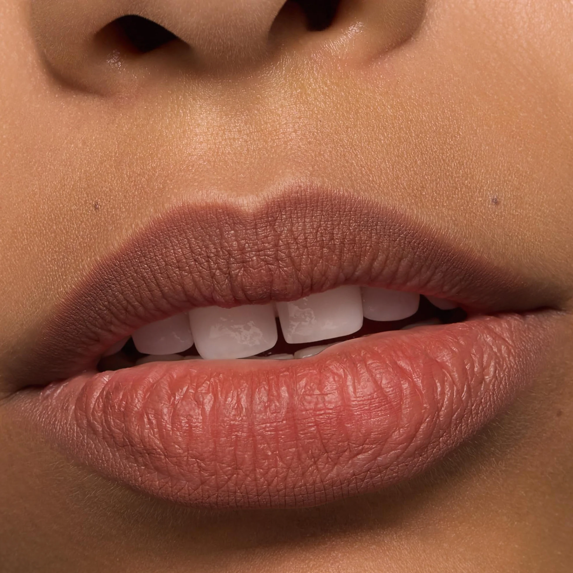 Essence - Kredka do ust 8H Matte Comfort - 16 Run, Don't Walk!
