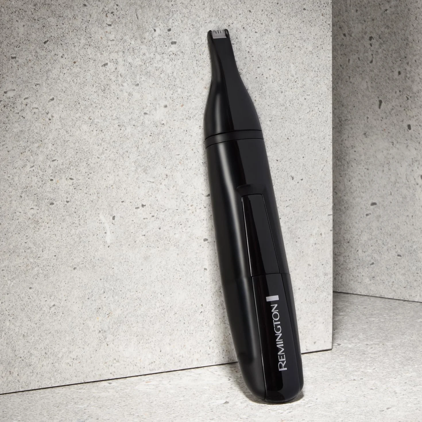 Remington trymer do nosa i uszu, stalowe ostrza Advanced Steel, trymer liniowy, możliwość mycia pod bieżącą wodą, na baterię 1x AAA, czarny, Hygiene Clipper Smart NE3150