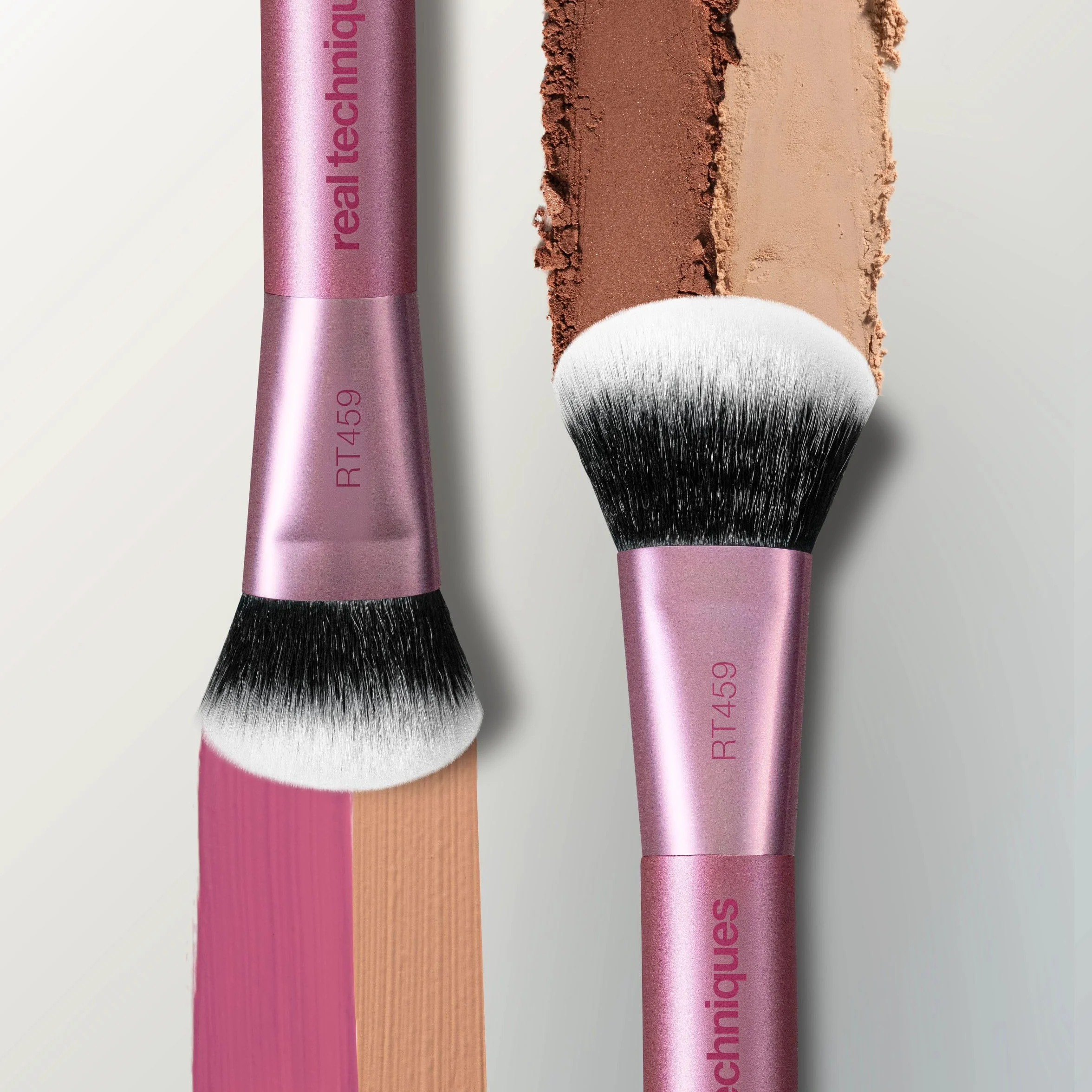 Real Techniques Ultimate Multi Tasker Brush, Dual-Ended Makeup Brush for Foundation, Blush Bronzer & Powder, Precision Sculpting & Blending, UltraPlush Bristles, Cruelty-Free, 1 Count
