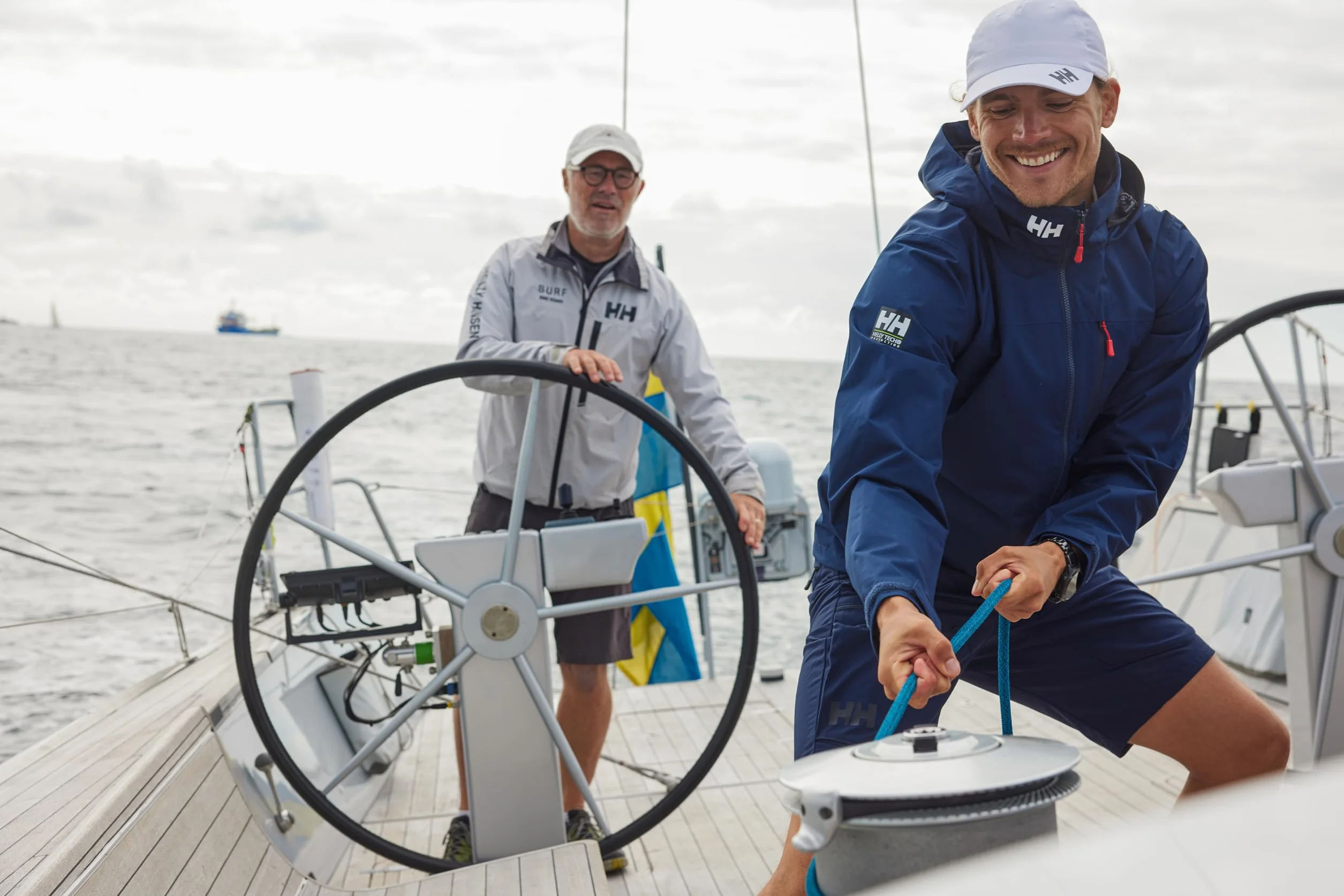 Helly Hansen Mężczyźni Crew Hooded Sailing Jacket Kurtka Wodoodporna z Kapturem, Granatowy (597 Navy), S