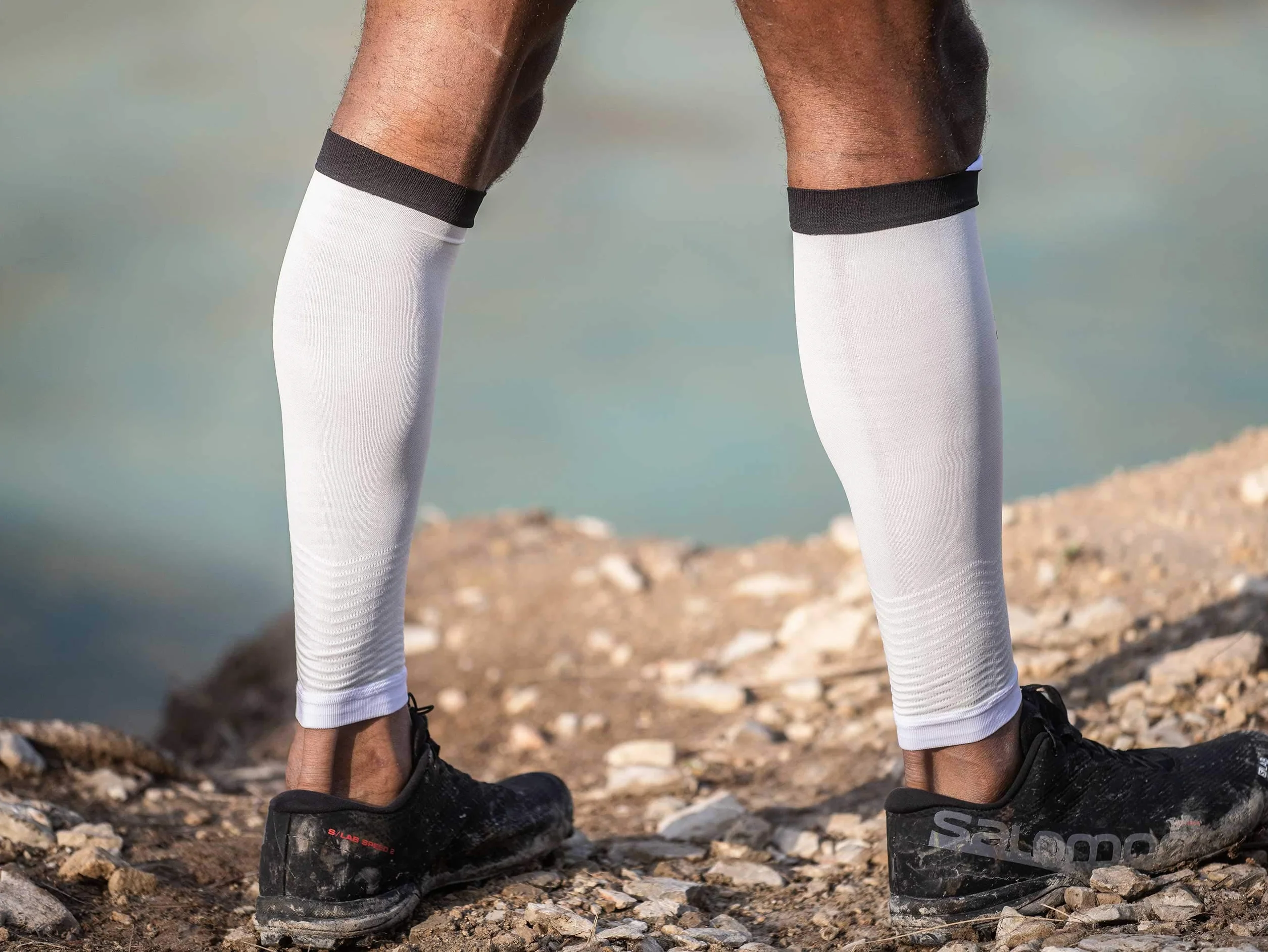 COMPRESSPORT R2v2 pokrowiec kompresyjny, biały, T3