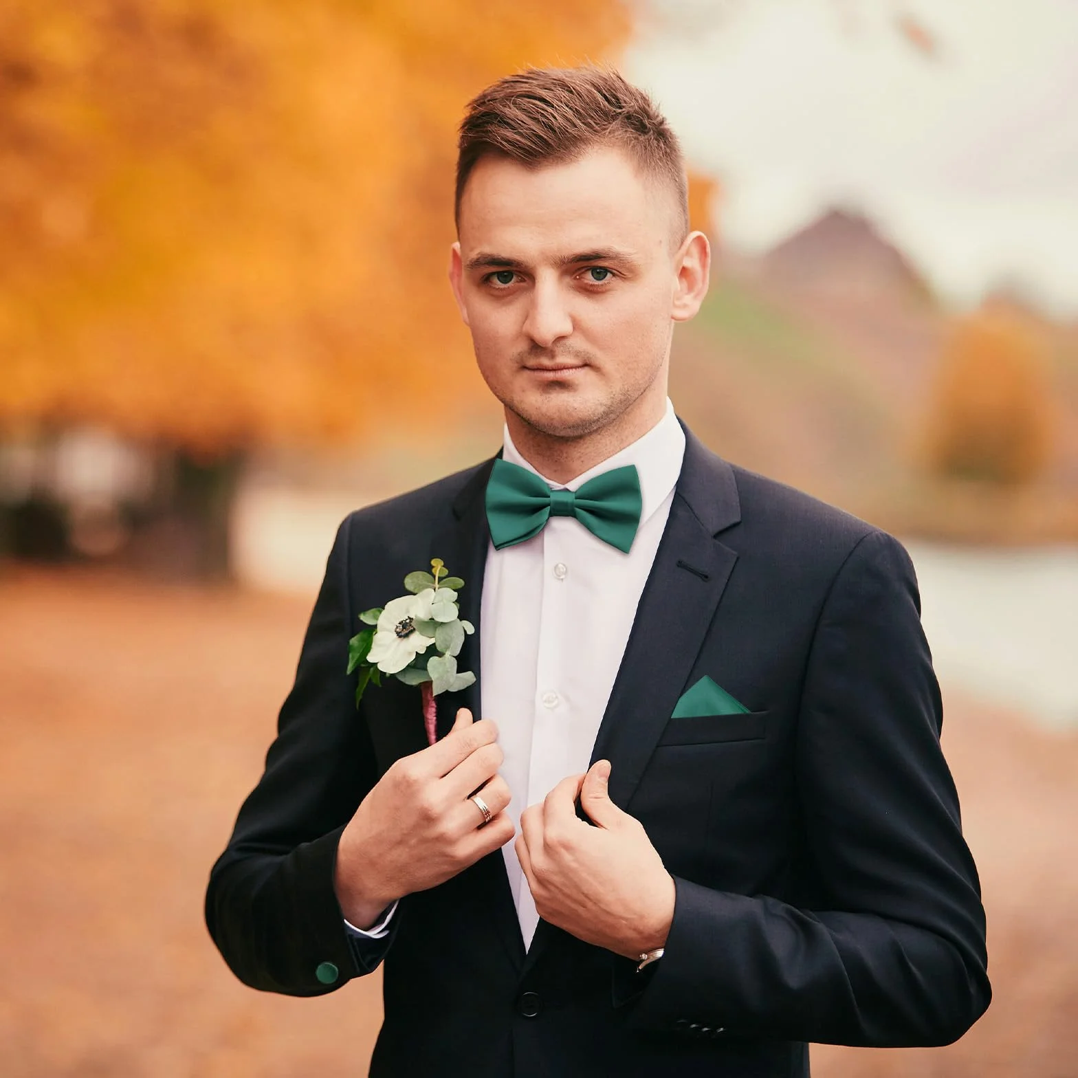 Zestaw męskich muszek dla mężczyzn, satynowy materiał, muszka zielona, delikatna jakość, elegancki wygląd, łatwe do łączenia, na wesela, święta