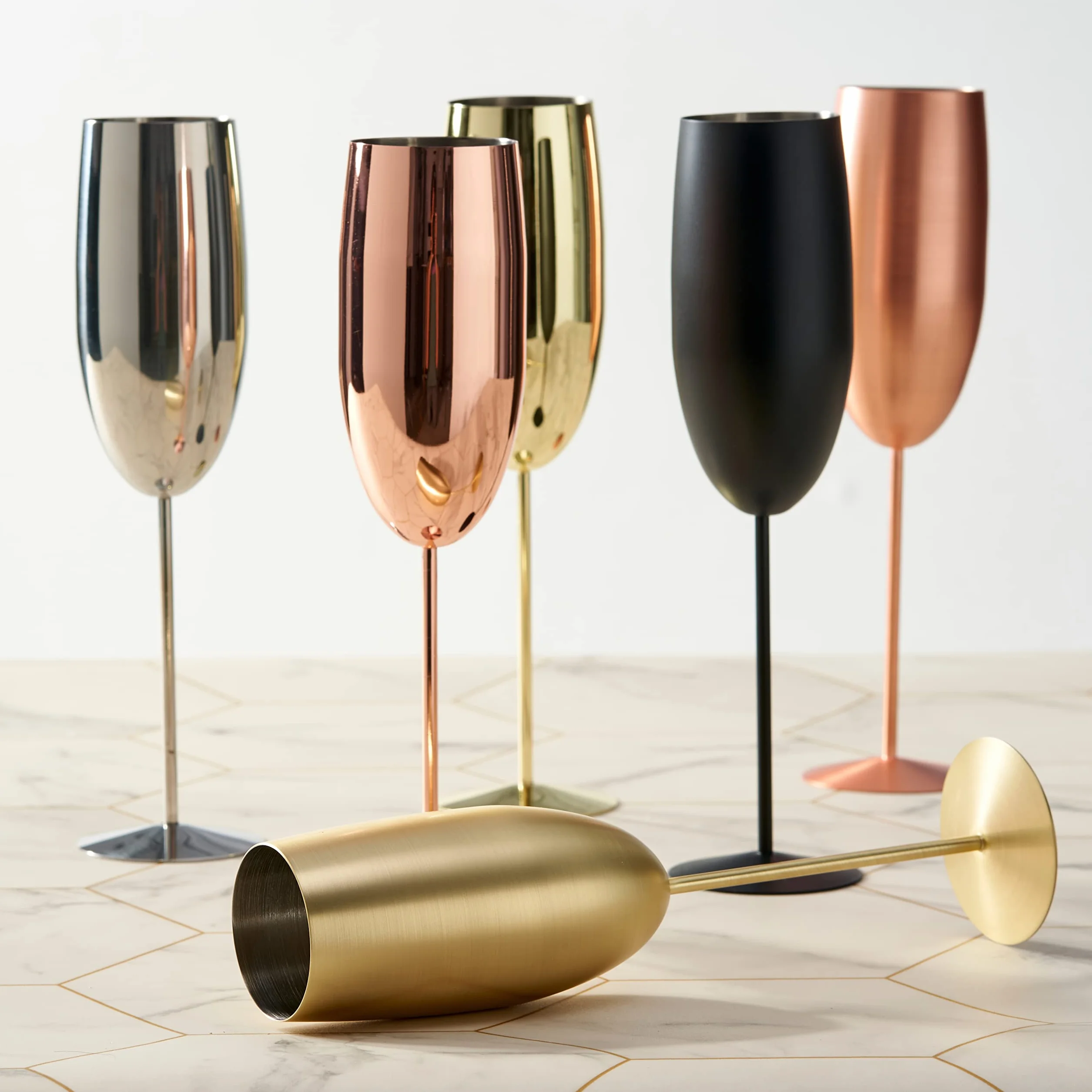 Dąb & Steel - 4 flety szampana ze stali nierdzewnej z pudełkiem prezentowym, 285ml - matowe złoto - eleganckie, solidne i niełamliwe - urodziny, wesela i Walentynki
