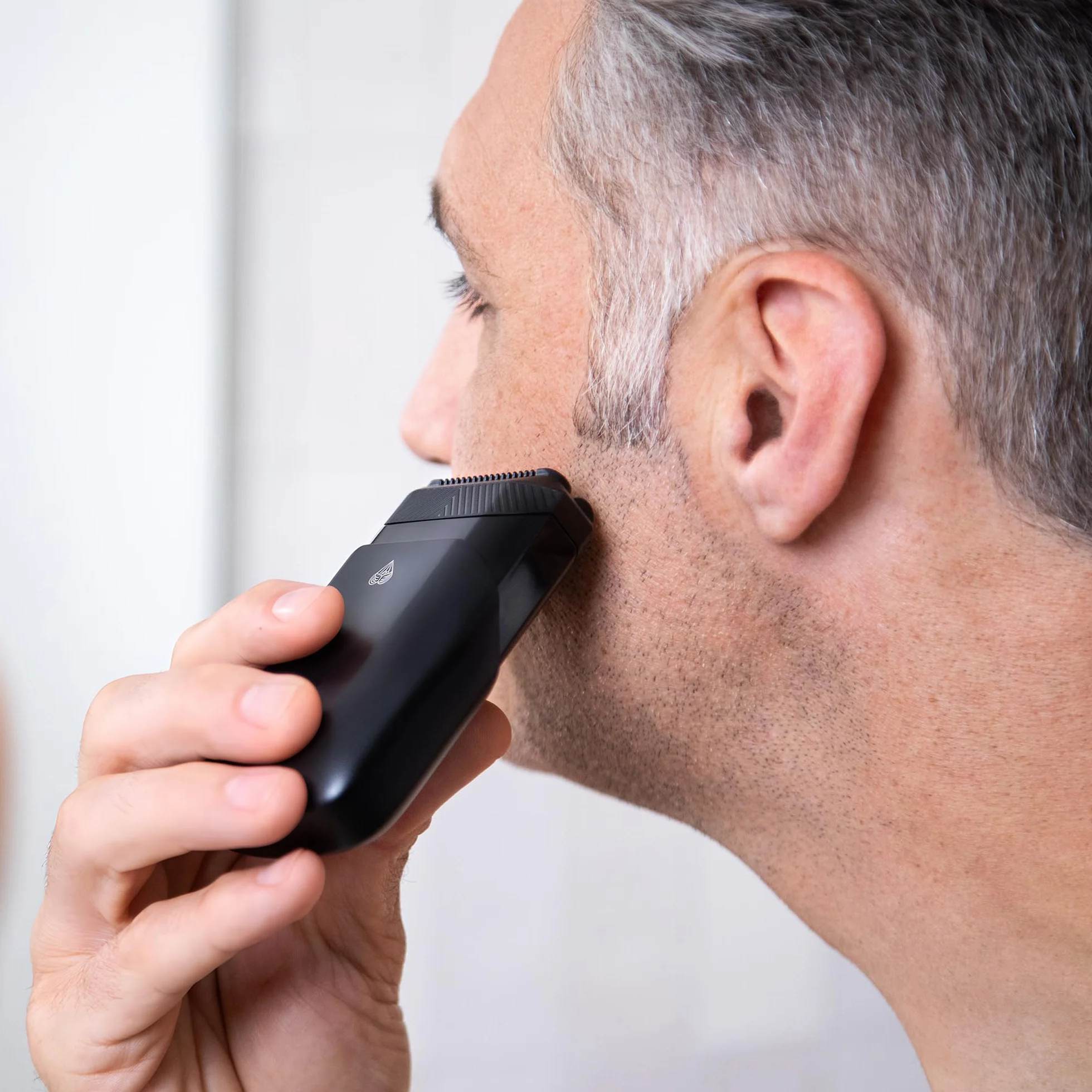 MANSCAPED® The Handyman™ golarka kompaktowa męska elektryczna wodoodporna USB-C do długich włosów i foliowane ostrza