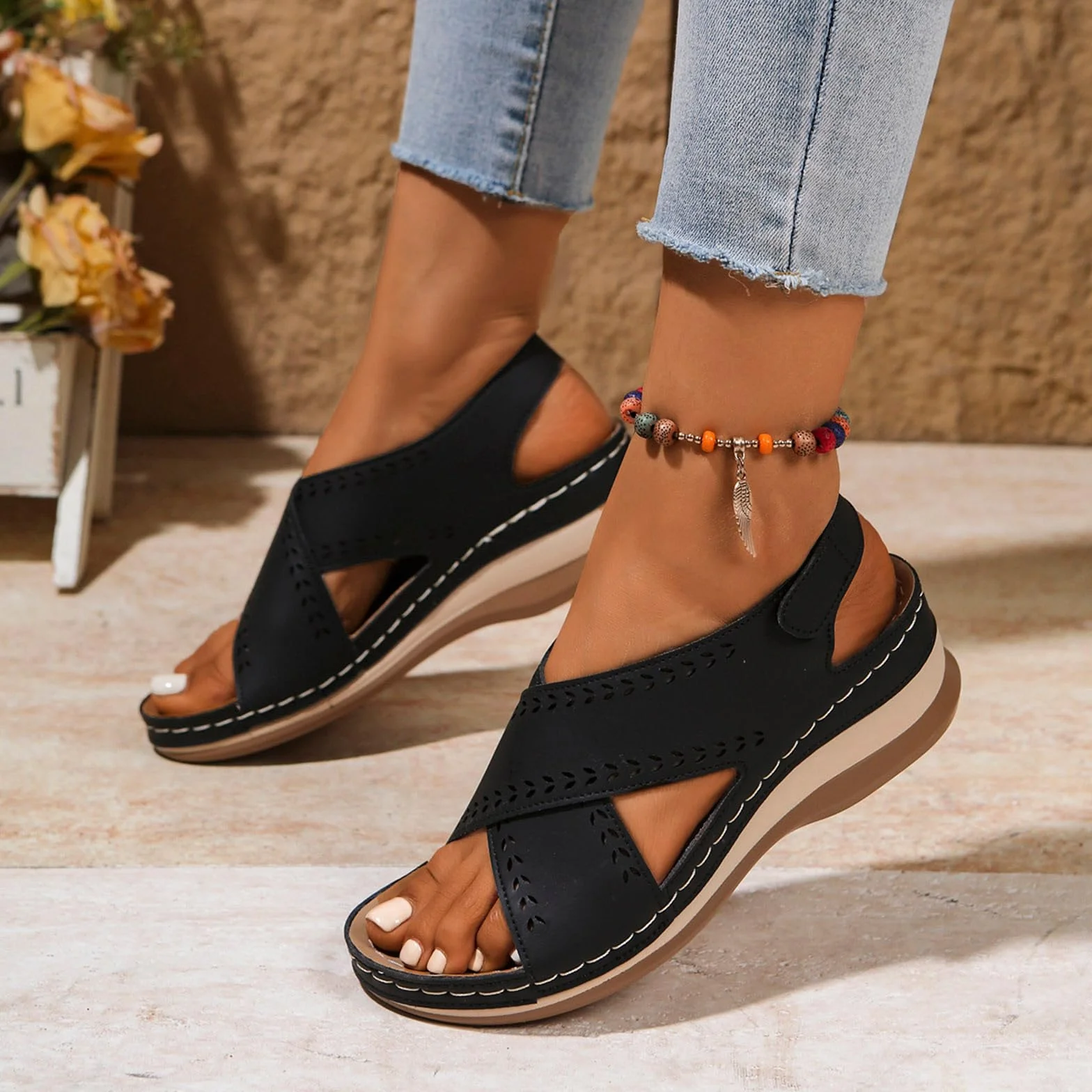 Damskie sandały, lekkie, puste wzornictwo USA, jednokolorowe, outdoorowe, buty plażowe, wygodne, oddychające, modne, o wyglądzie skóry, płaski obcas