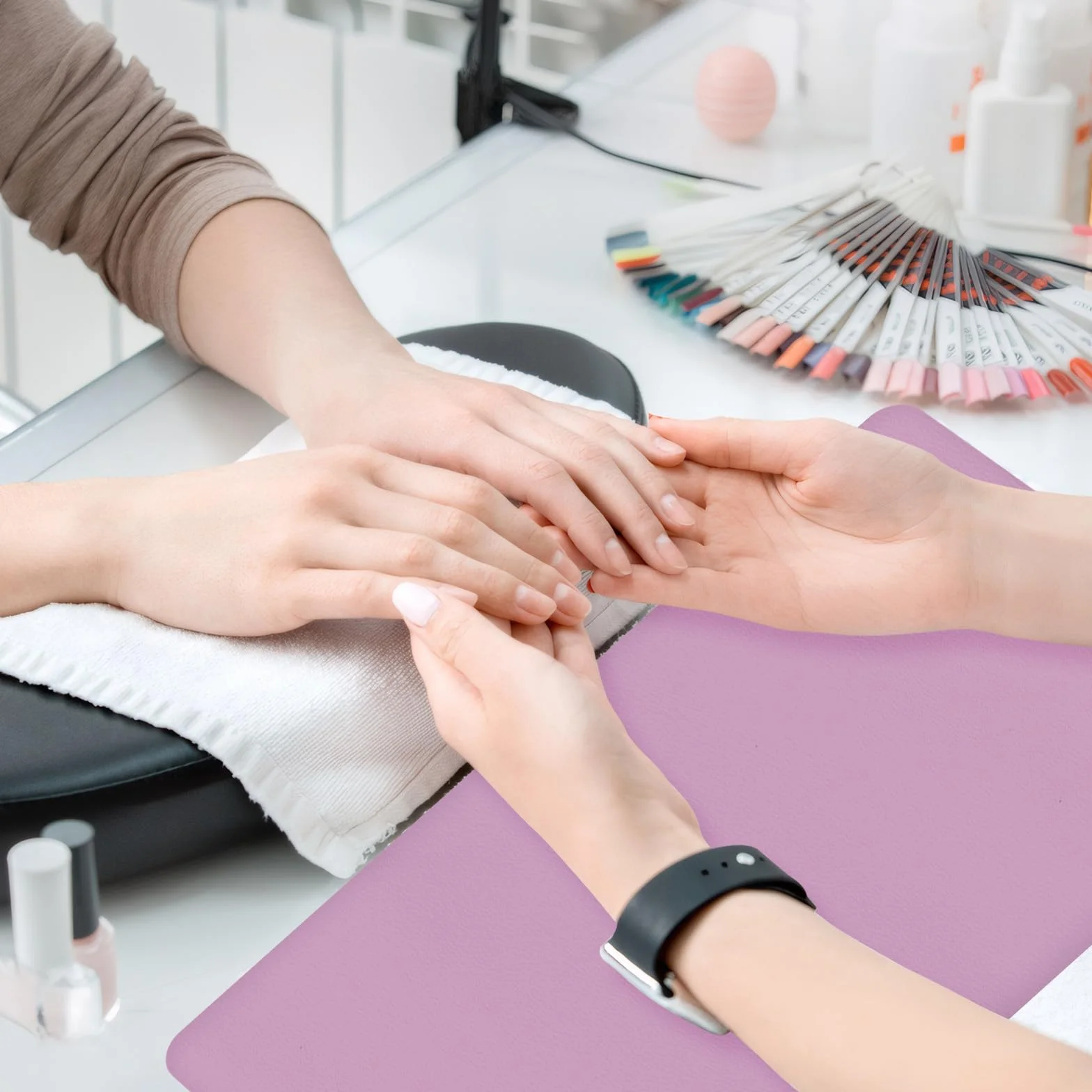 Podkład do paznokci, wodoodporna mata na biurko do manicure, składana poduszka na ramię do paznokci, antypoślizgowa podkładka do paznokci, ochraniacz do ręcznego manicure miękka skóra PU 60 x