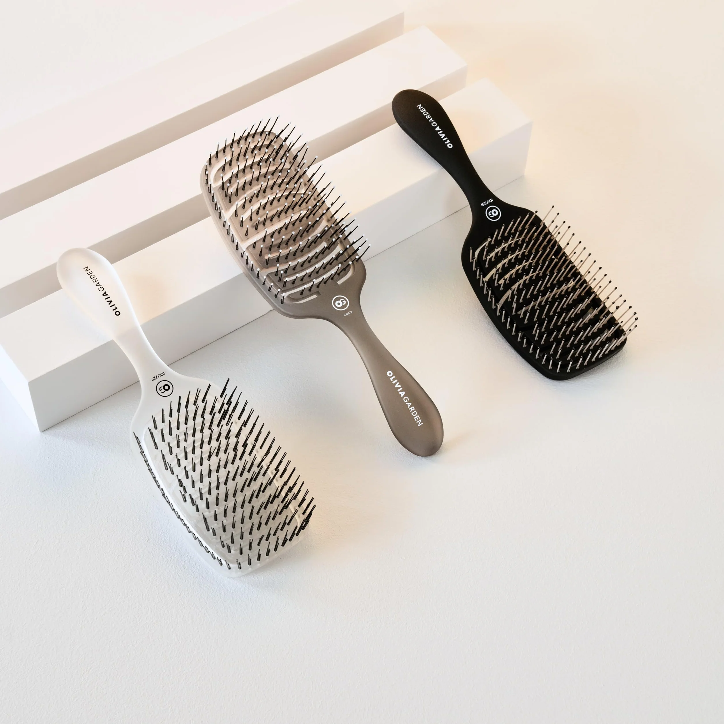 Olivia Garden Essential Care Flex Fine Hair Bristles Ice White Szczotka do rozczesywania włosów cienkich