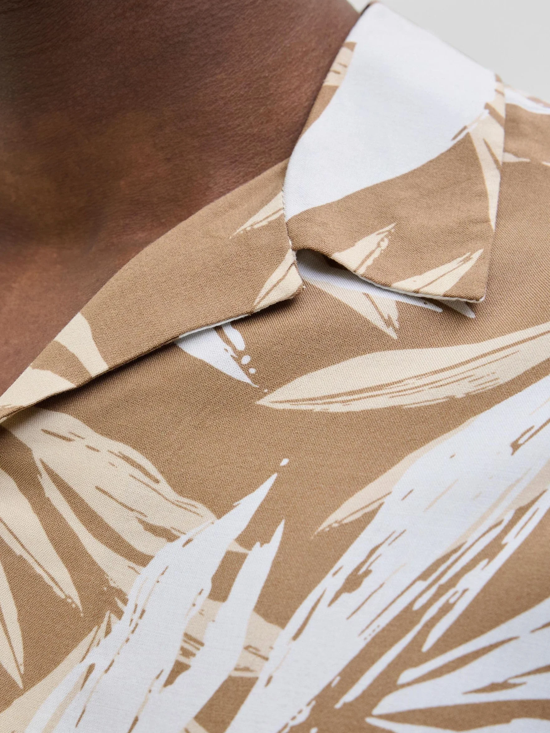 JACK & JONES Koszula z krótkim rękawem Mężczyźni Jjeff Tropical Aop Resort Shirt Ss Sn