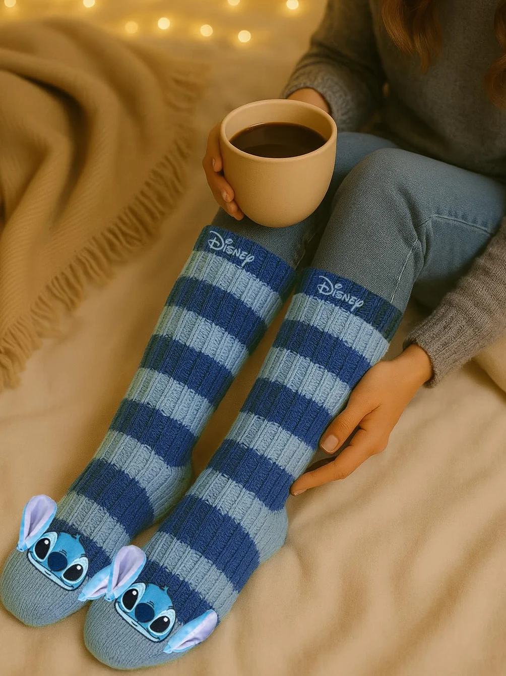 United Labels Disney Lilo & Stitch przytulne skarpetki dla kobiet, niebieskie, rozmiar uniwersalny 38-43, puszyste skarpetki z podszewką z owczej wełny, ciepłe skarpetki, skarpetki do domu