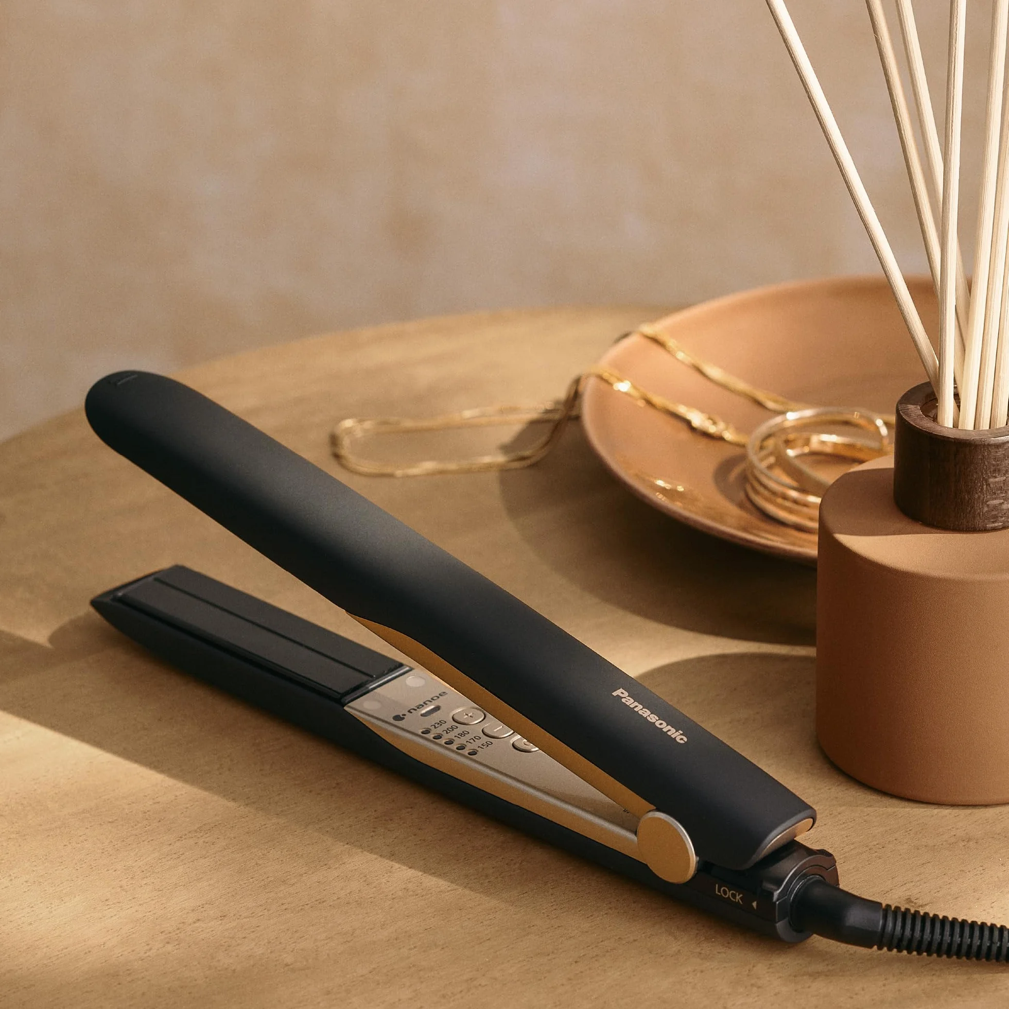 Panasonic Glätteisen EH-HS0E nanoe™-Technologie, mit 3D Keramikplatten und intelligenter Temperaturanpassung, schwarz-champagner