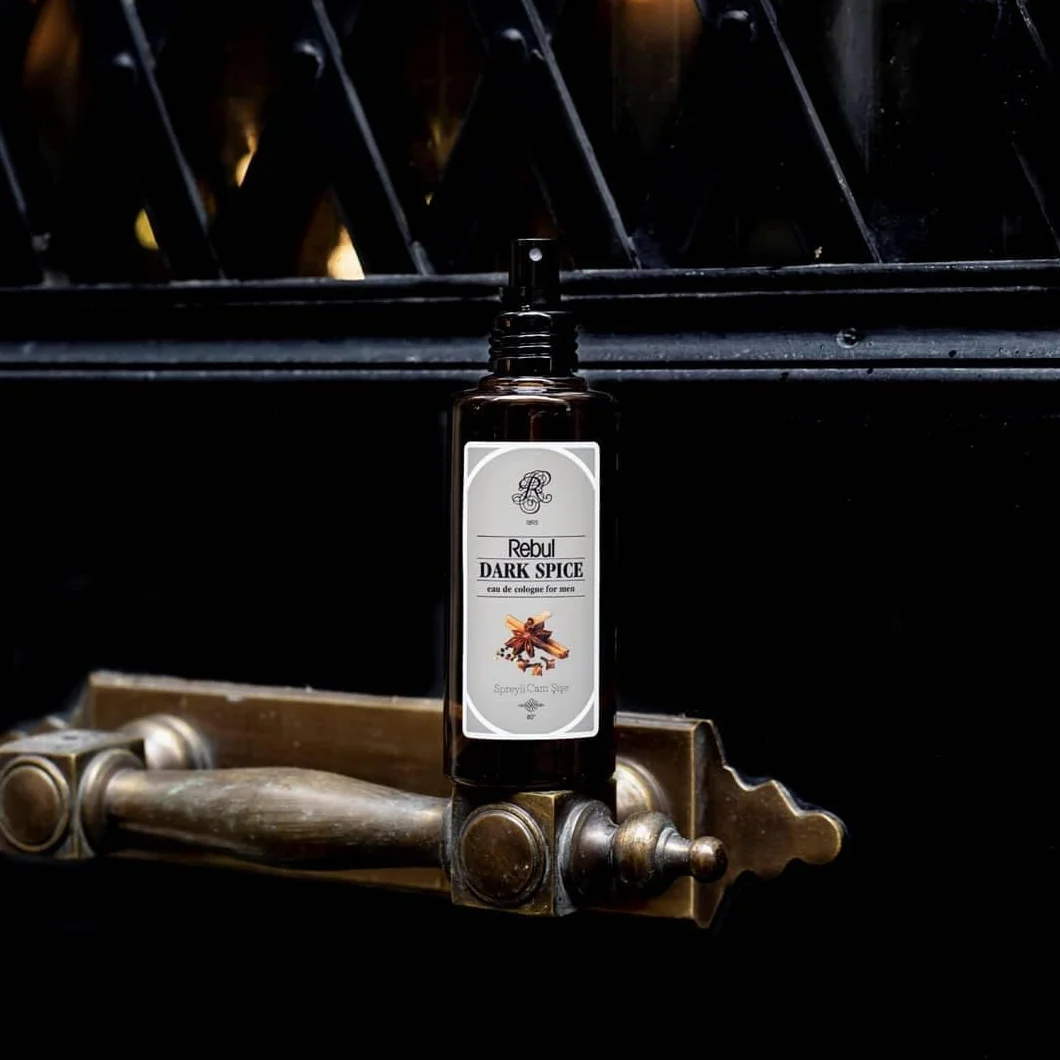 Rebul Dark Spice Eau de Cologne woda kolońska dla mężczyzn, szklana butelka 100 ml, woda kolońska, woda do golenia dla mężczyzn i kobiet