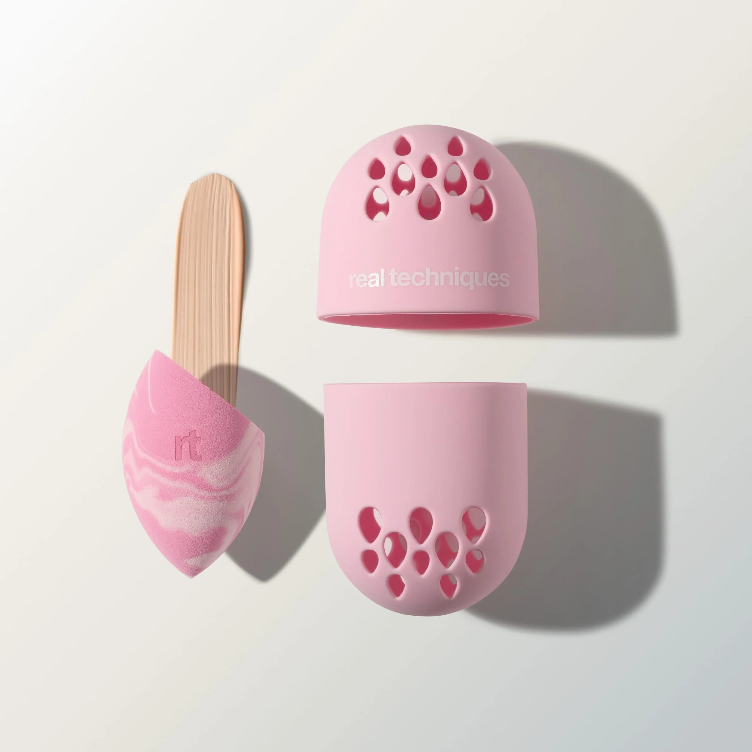 Real Techniques Sweet Tooth Batter Up Base Miracle Complexion Sponge & Case, Makeup Blending Sponge, Travel Case for Foundation, Skin Tint & Concealer, Cruelty-Free, 2 Piece Set