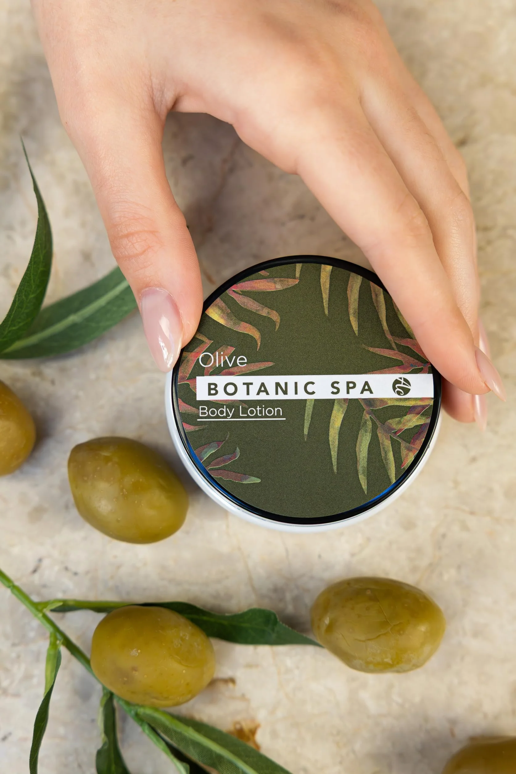 Accentra Zestaw Upominkowy Olive Spa 5-Częściowy Do Kąpieli I Pod Prysznic W Koszu Z Trawy Morskiej Zielony