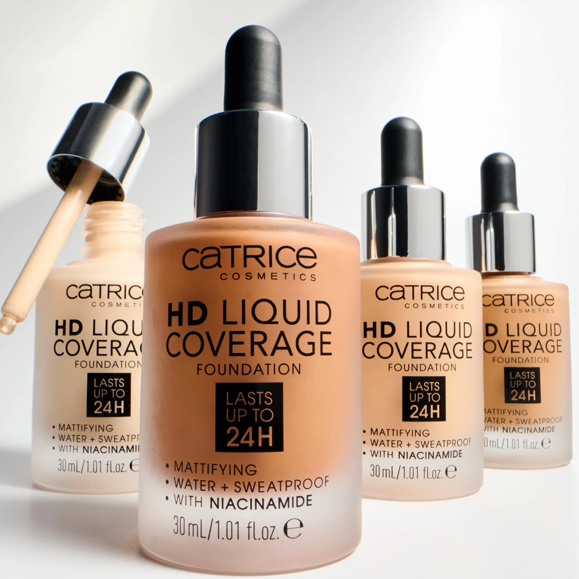 Catrice Podkład HD Liquid Coverage, długotrwały, matujący, matowy (30ml)