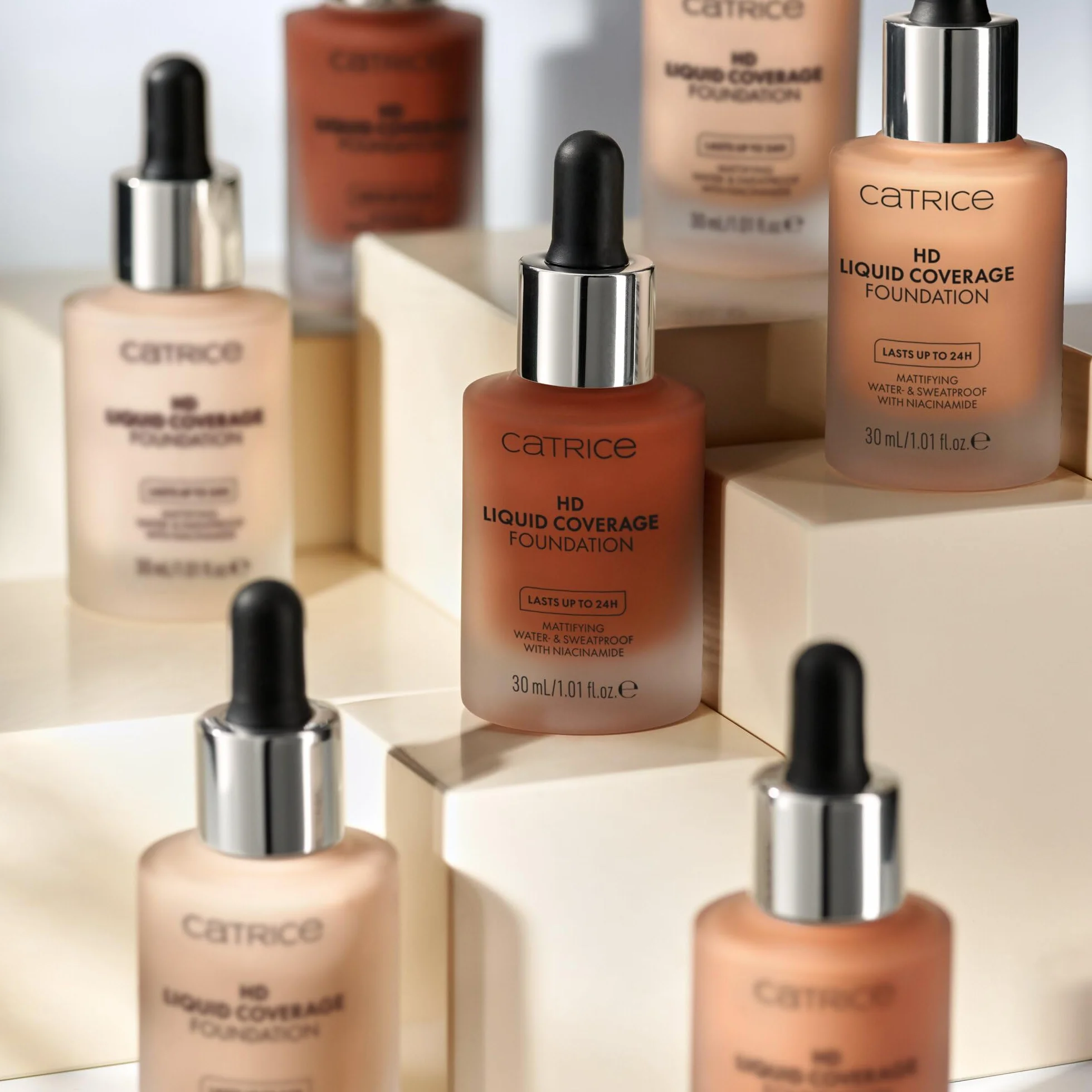 Catrice Podkład HD Liquid Coverage, długotrwały, matujący, kontrola natłuszczenia/kontrola połysku, matowy (30ml)