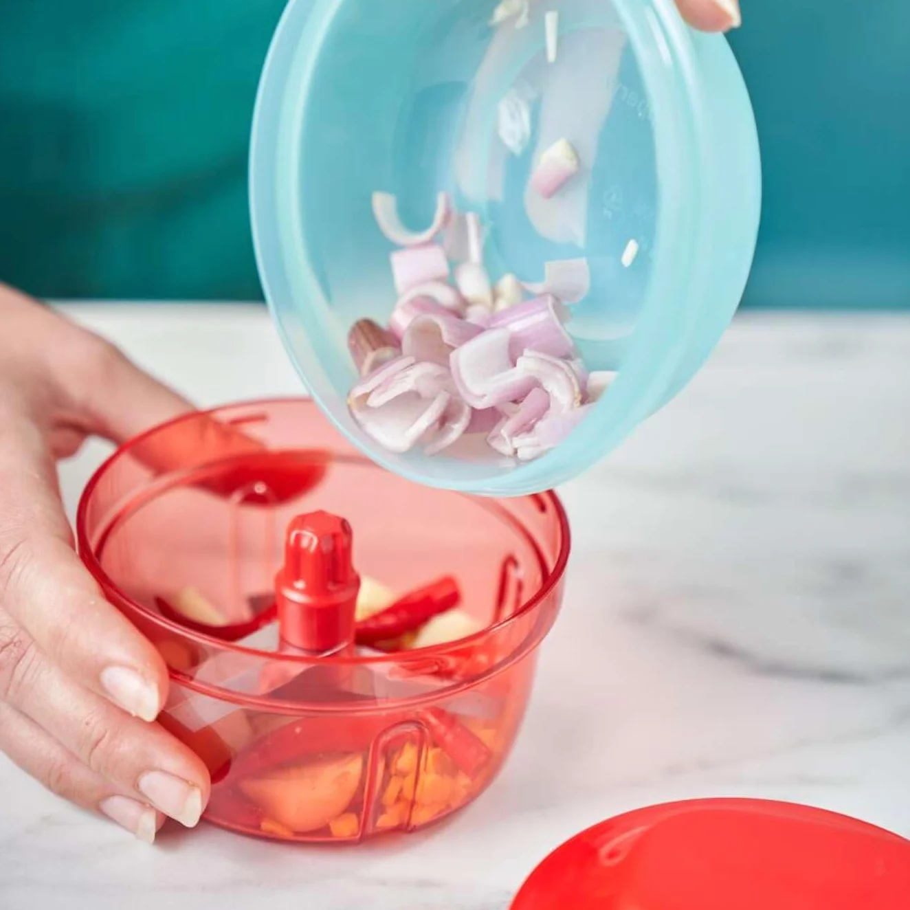 Tupperware SuperSonic Chopper Mini, 300 ml, ręczny robot kuchenny, gadżet kuchenny do rozdrabniania ziół, orzechów, czosnku, warzyw