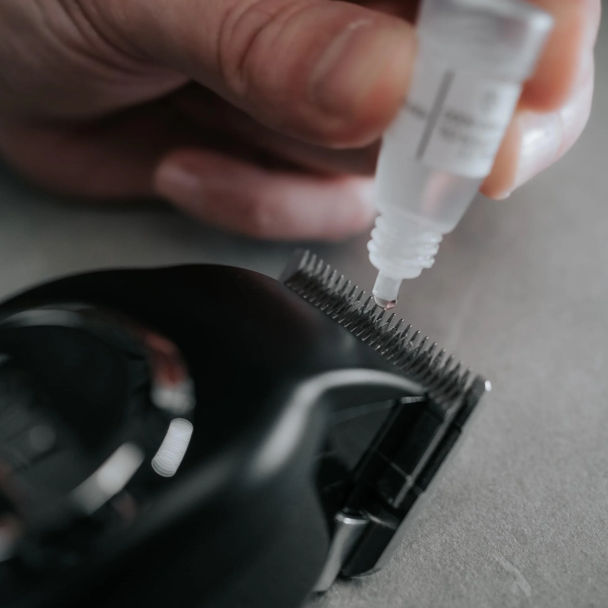WAHL Elite Pro Head Shaver, maszynka do strzyżenia włosów dla mężczyzn, grzebienie tnące Secure Fit Premium, profesjonalna maszynka do strzyżenia włosów, przewodowa, samoostrzące się precyzyjne ostrza