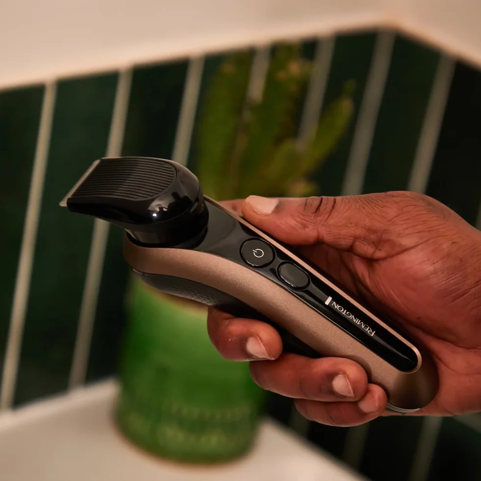 Remington X9 Limitless X Golarka elektryczna dla mężczyzn z hybrydowym systemem tnącym SynX, rotacyjna, na mokro i na sucho, trymer, bezprzewodowa, 360° PivotBall, technologia Shave-Learn LED, XR1795