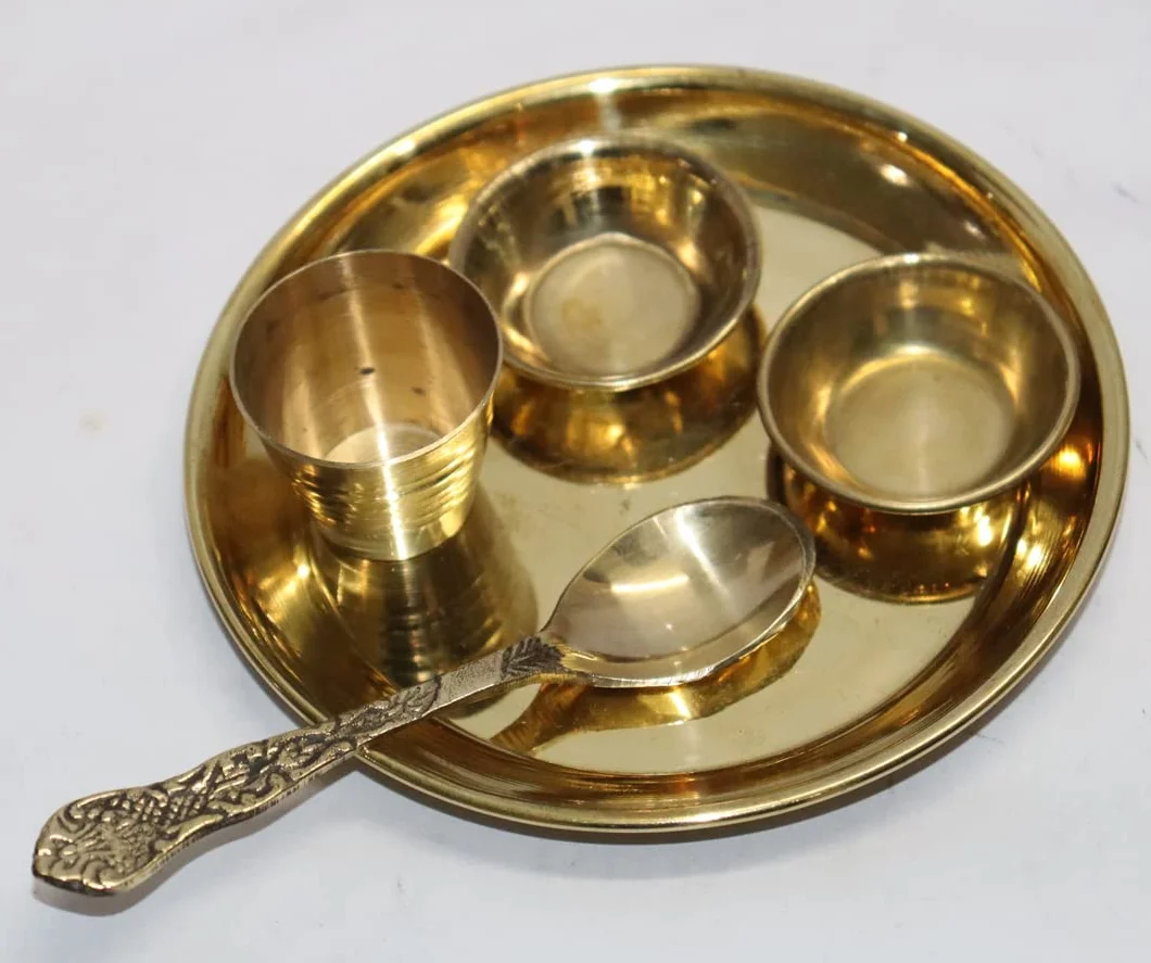 Mosiądz Pooja Thali Indian Home Dekoracyjne Okrągłe Przedmioty Talerz Om Puja Talerz Hindu Temple Home Dekoracyjny Ornament Bhog Thali Zestaw Religijne Ślubne Indyjski Prezent