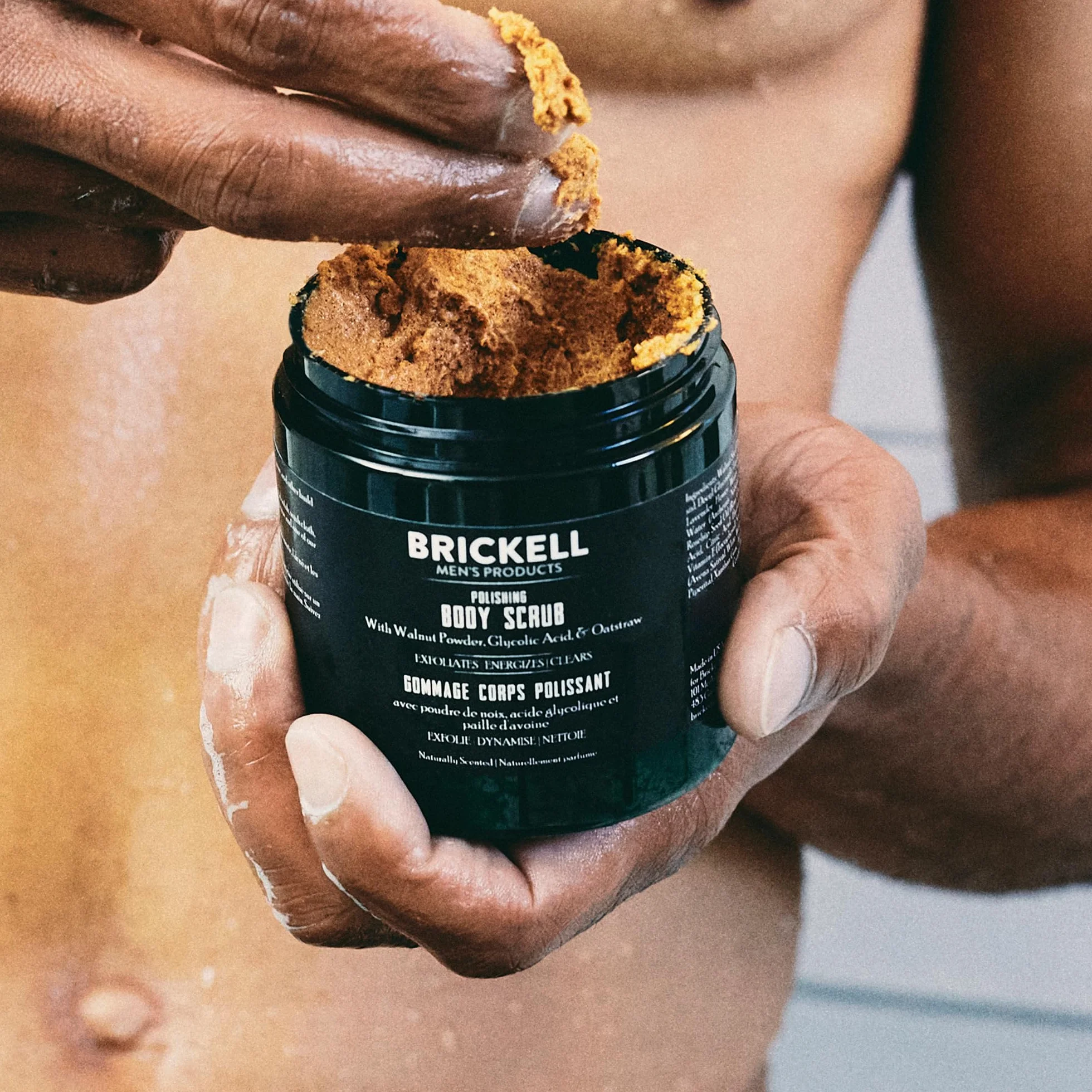 Brickell Peeling do polerowania ciała dla mężczyzn, naturalny i organiczny środek do usuwania brudu, zapobiegania powstawaniu niedoskonałości i rozjaśniania skóry (8 unce)