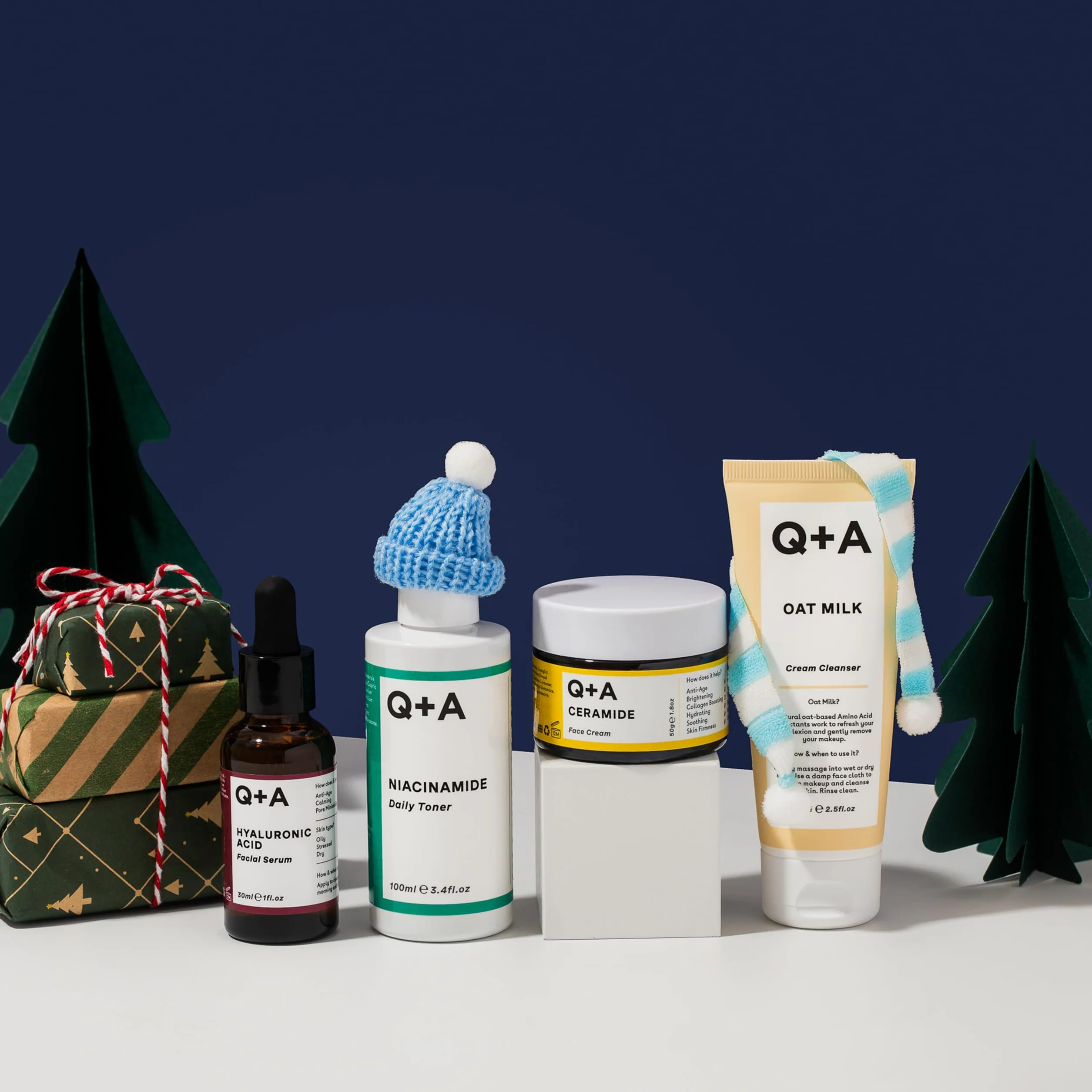 Zestaw prezentowy Q+A Holiday Heroes – 4-etapowy program z Oat Milk Cleanser, Niacinamide Toner, Hyaluronic Acid Serum, Ceramide Face Cream – Wegański, Nietestowany na zwierzętach