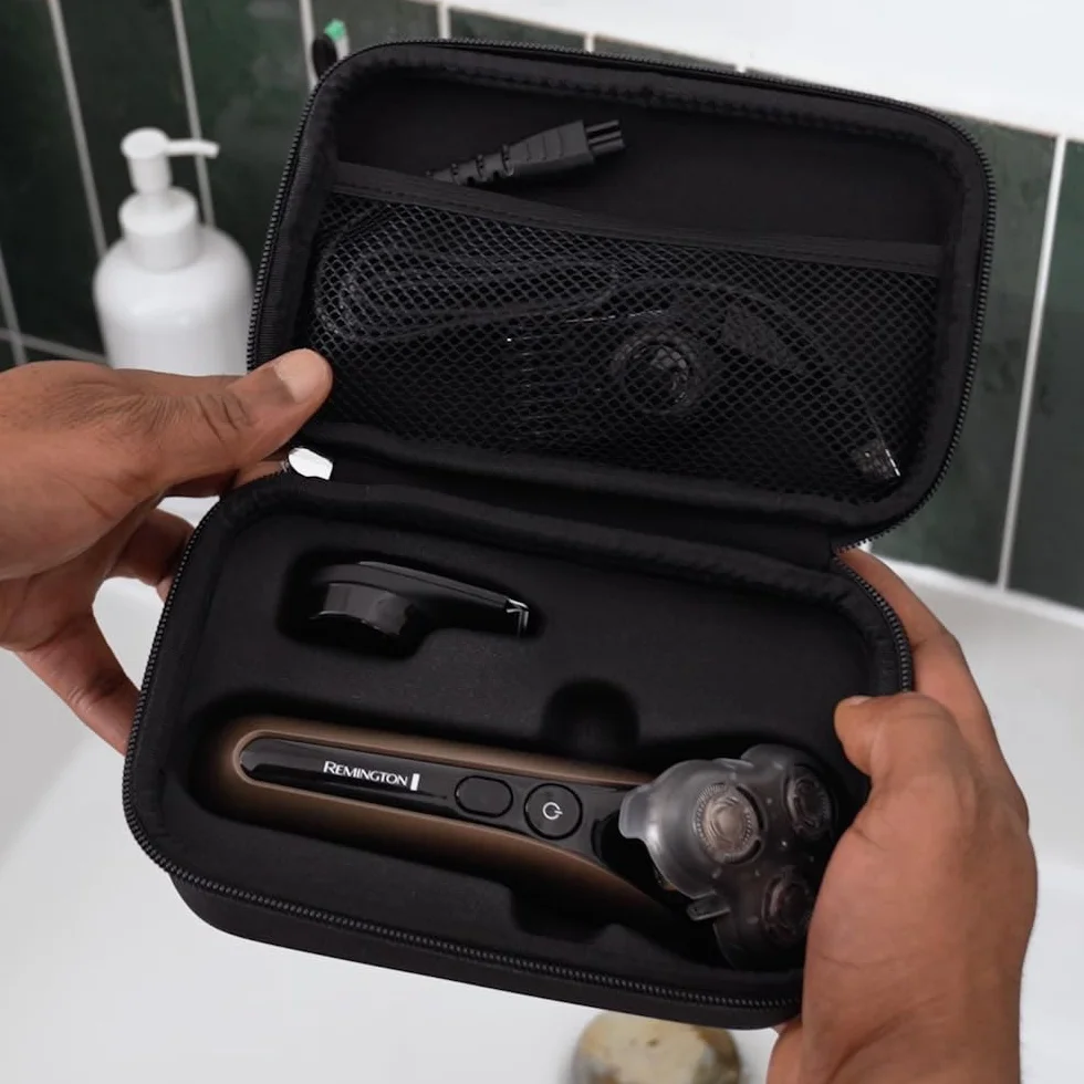 Remington X9 Limitless X Golarka elektryczna dla mężczyzn z hybrydowym systemem tnącym SynX, rotacyjna, na mokro i na sucho, trymer, bezprzewodowa, 360° PivotBall, technologia Shave-Learn LED, XR1795