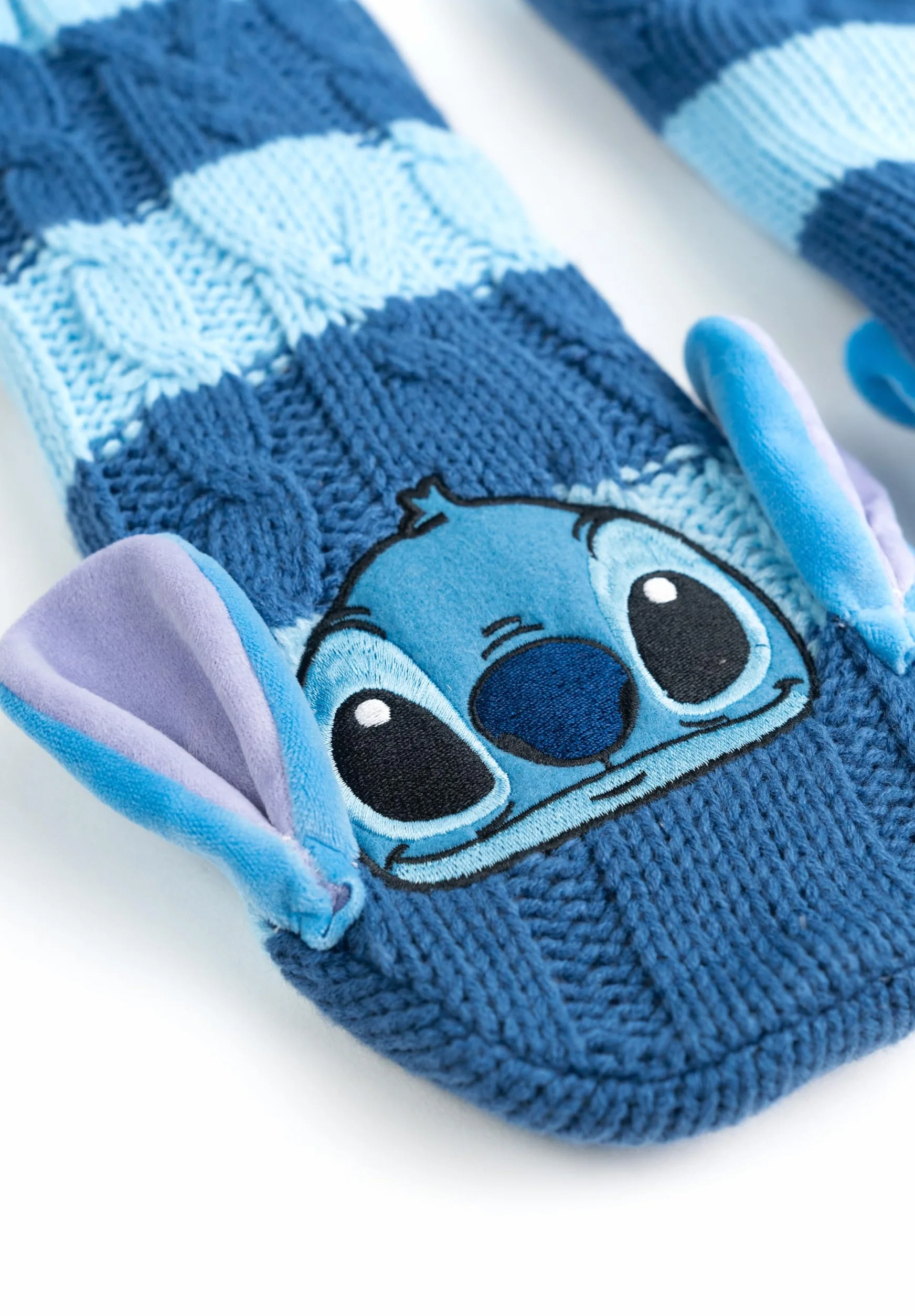 United Labels Disney Lilo & Stitch przytulne skarpetki dla kobiet, niebieskie, rozmiar uniwersalny 38-43, puszyste skarpetki z podszewką z owczej wełny, ciepłe skarpetki, skarpetki do domu
