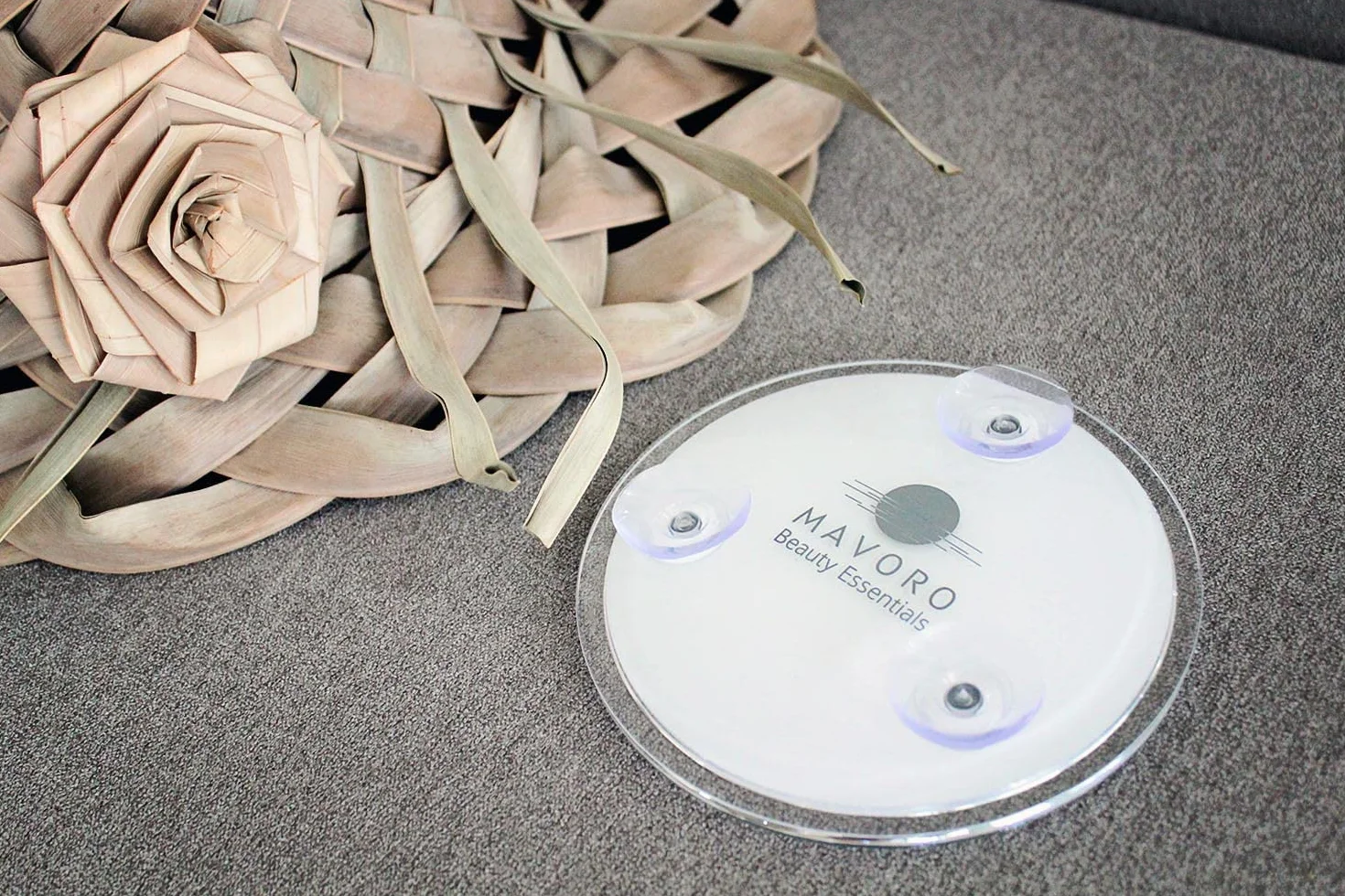 Mavoro 15 cm lusterko powiększające z 3 mocnymi przyssawkami | powiększenie 7X | przenośne lusterko do makijażu i kosmetyczne (7X)
