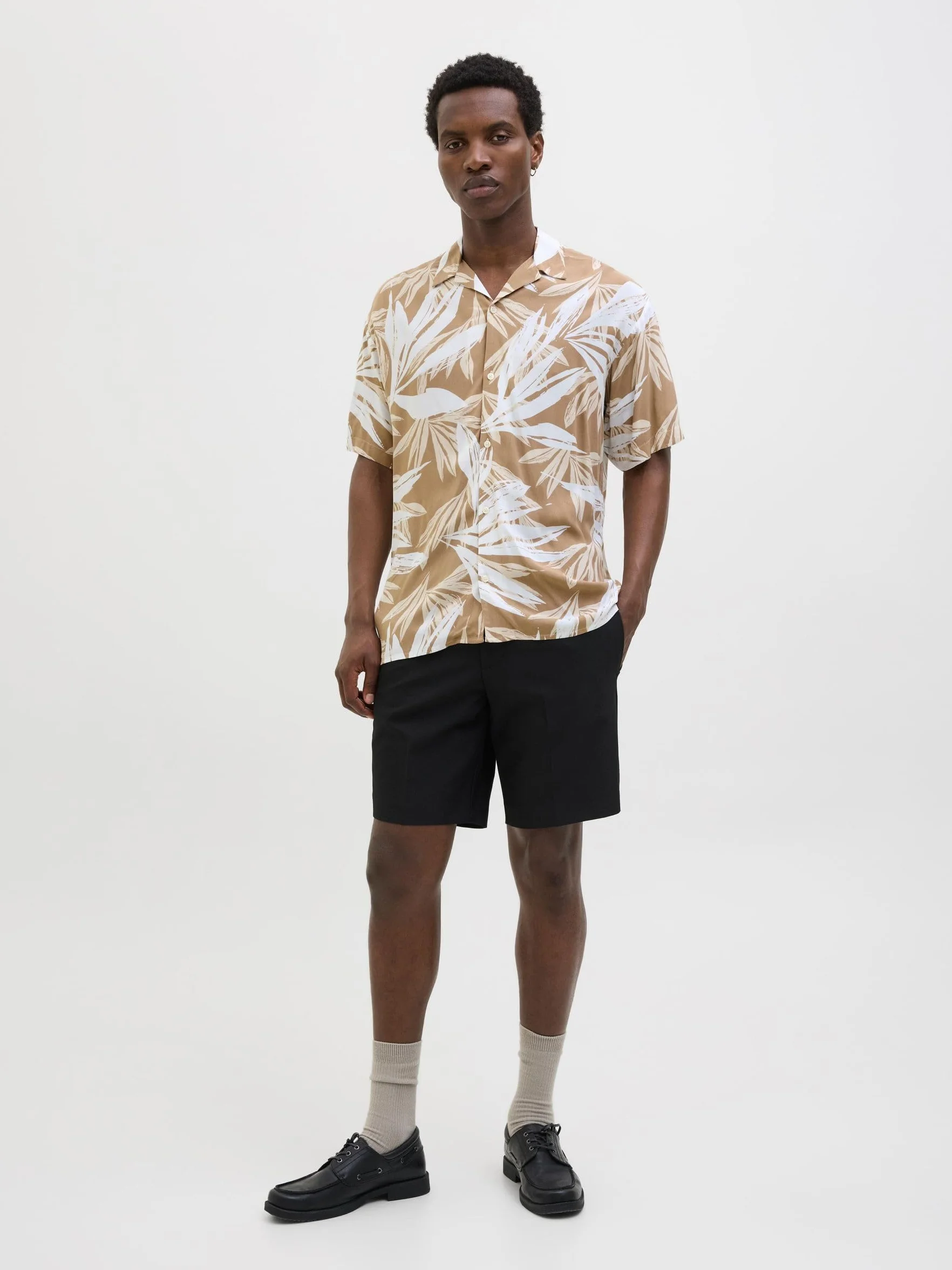 JACK & JONES Koszula z krótkim rękawem Mężczyźni Jjeff Tropical Aop Resort Shirt Ss Sn