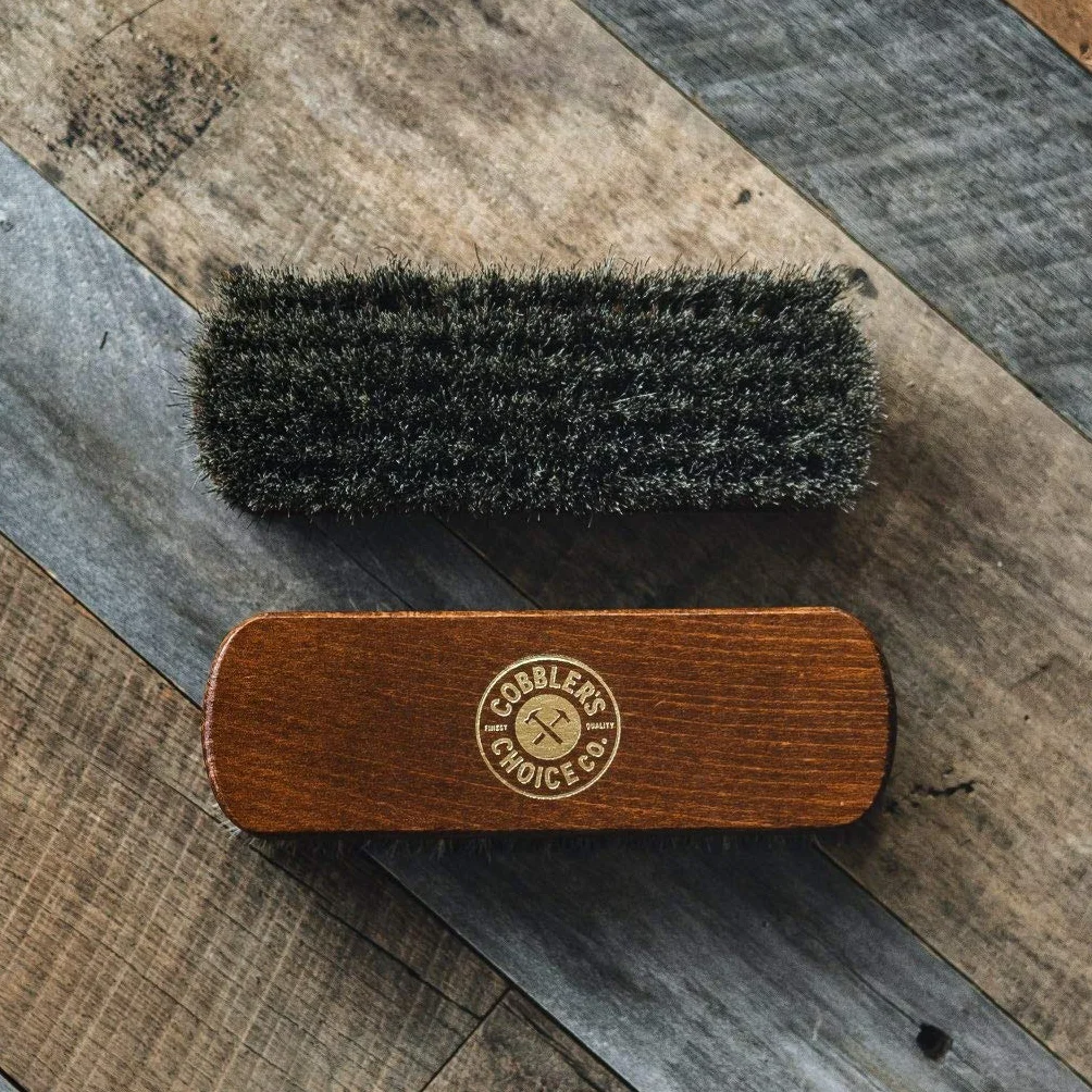 Premium Shoe Brush – szczotka do butów z końskiego włosia – profilowany uchwyt dla wygodnego chwytu, brązowa