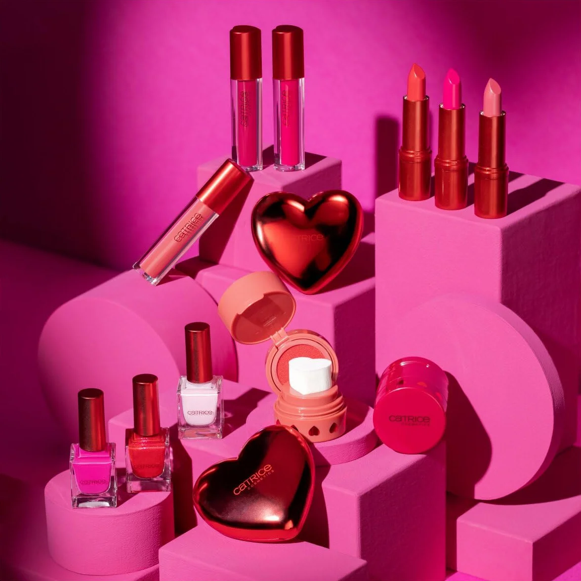 Catrice Heart AFFAIR rozświetlacz C01 złoty wegański 8,5 g